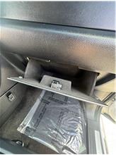 Vehicle Thumb #35