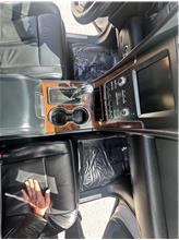Vehicle Thumb #37