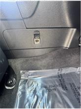 Vehicle Thumb #38