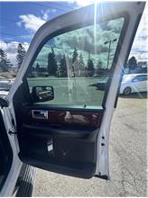Vehicle Thumb #41