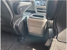 Vehicle Thumb #28