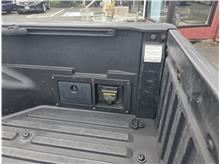 Vehicle Thumb #26