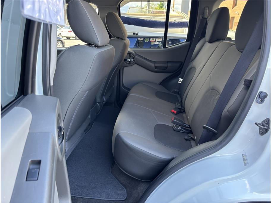 2015 Nissan Xterra S - Photo 12