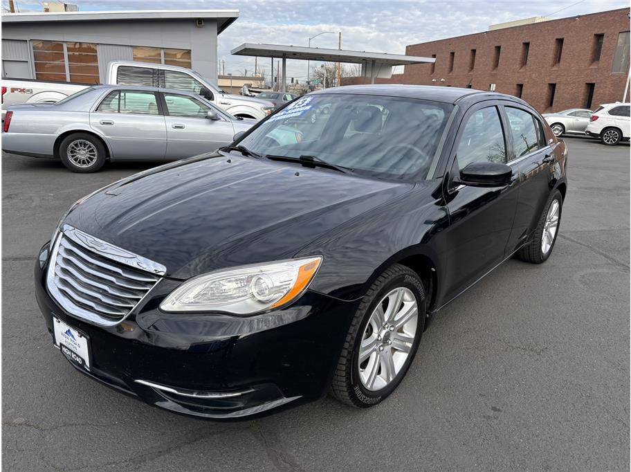 2013 Chrysler 200 LX