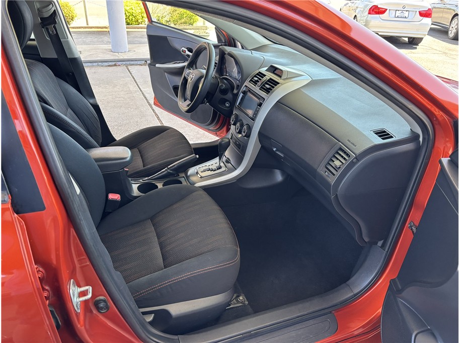 2013 Toyota Corolla L - Photo 16