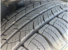 Vehicle Thumb #19