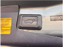 Vehicle Thumb #19