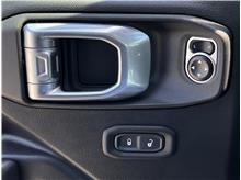 Vehicle Thumb #19