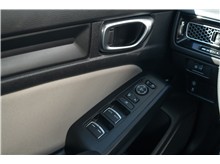 Vehicle Thumb #22