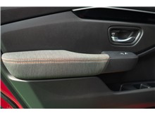 Vehicle Thumb #36
