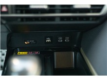 Vehicle Thumb #17