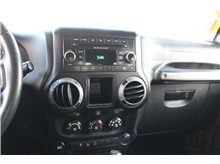 Vehicle Thumb #26