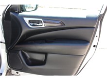 Vehicle Thumb #22