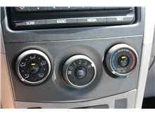 Vehicle Thumb #32