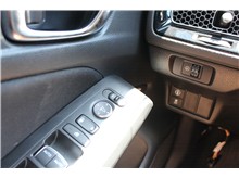 Vehicle Thumb #30