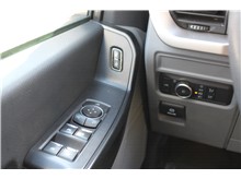 Vehicle Thumb #31