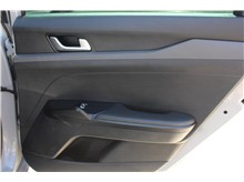 Vehicle Thumb #18