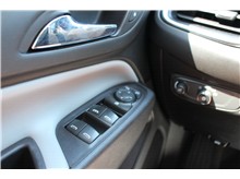 Vehicle Thumb #28