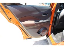 Vehicle Thumb #16
