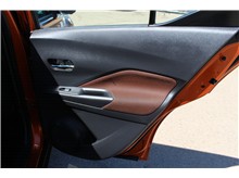 Vehicle Thumb #18