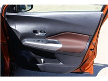 Vehicle Thumb #21