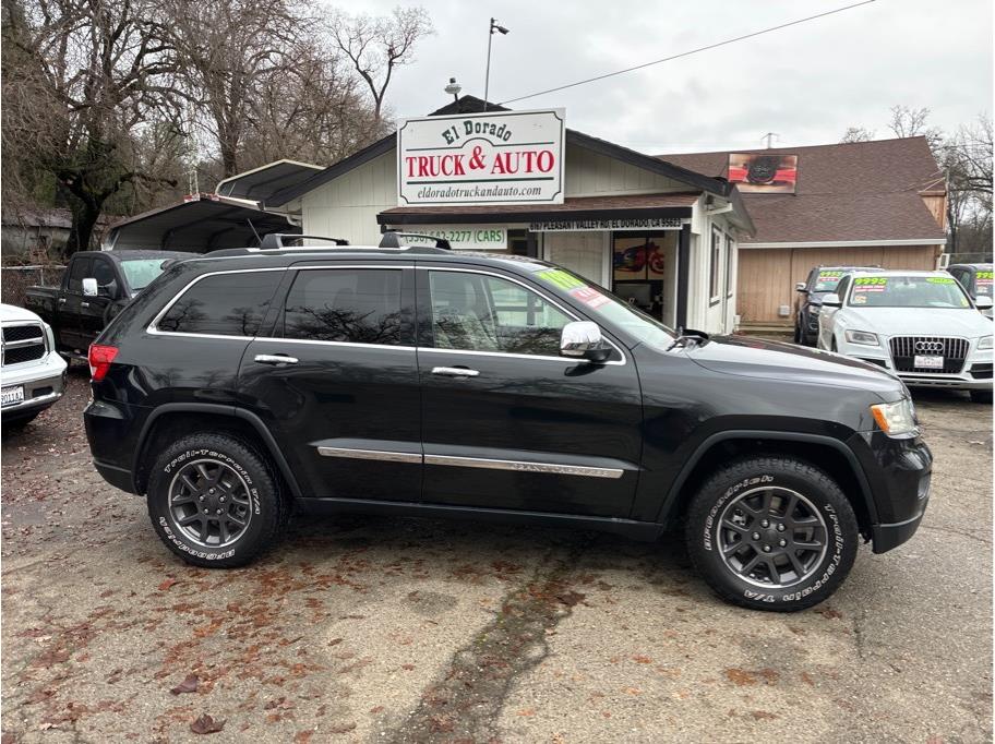 2011 Jeep Grand Cherokee Overland's photo
