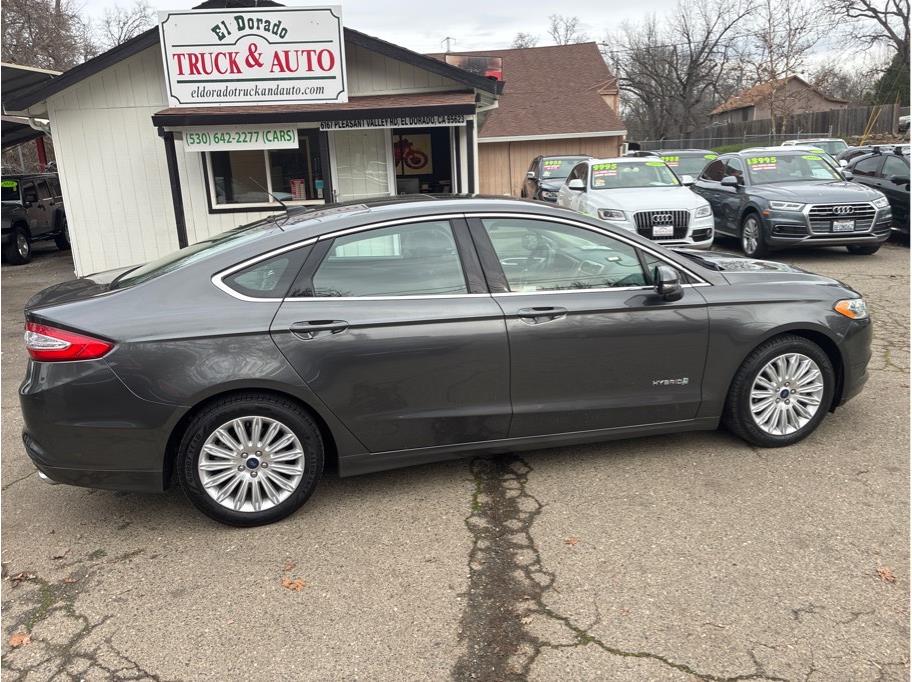 2016 Ford Fusion Hybrid SE's photo