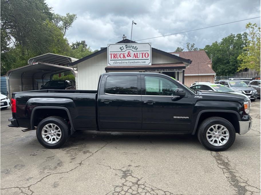 2015 GMC Sierra 4WD Crew Cab SLE SWB's photo