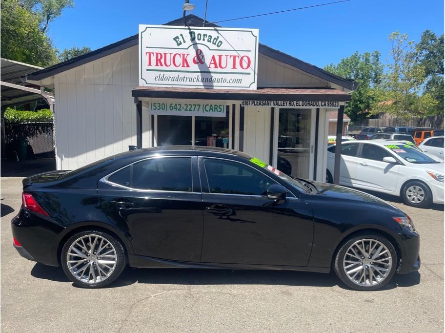 2016 Lexus IS 350 200t's photo
