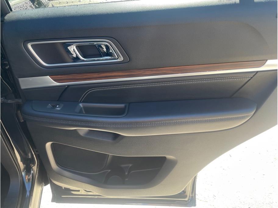 2017 Ford Explorer Limited - Photo 11