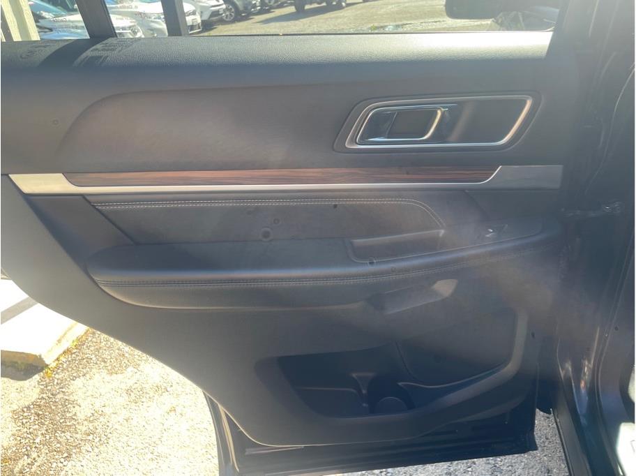 2017 Ford Explorer Limited - Photo 13