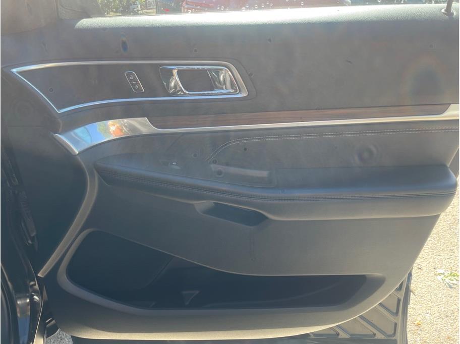 2017 Ford Explorer Limited - Photo 15
