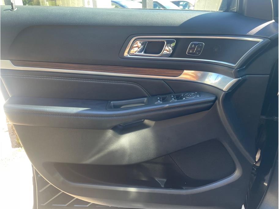 2017 Ford Explorer Limited - Photo 18