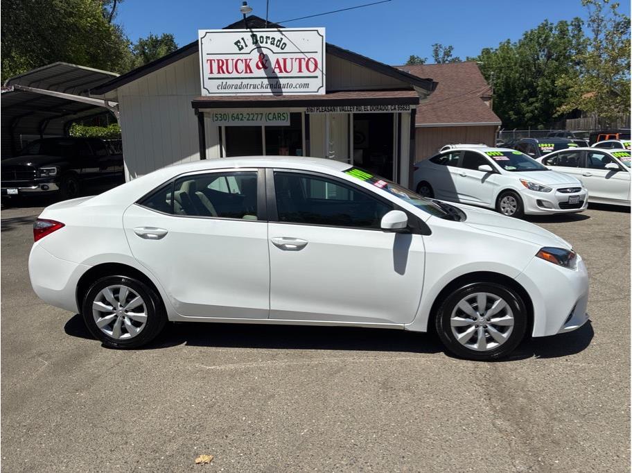 2016 Toyota Corolla's photo
