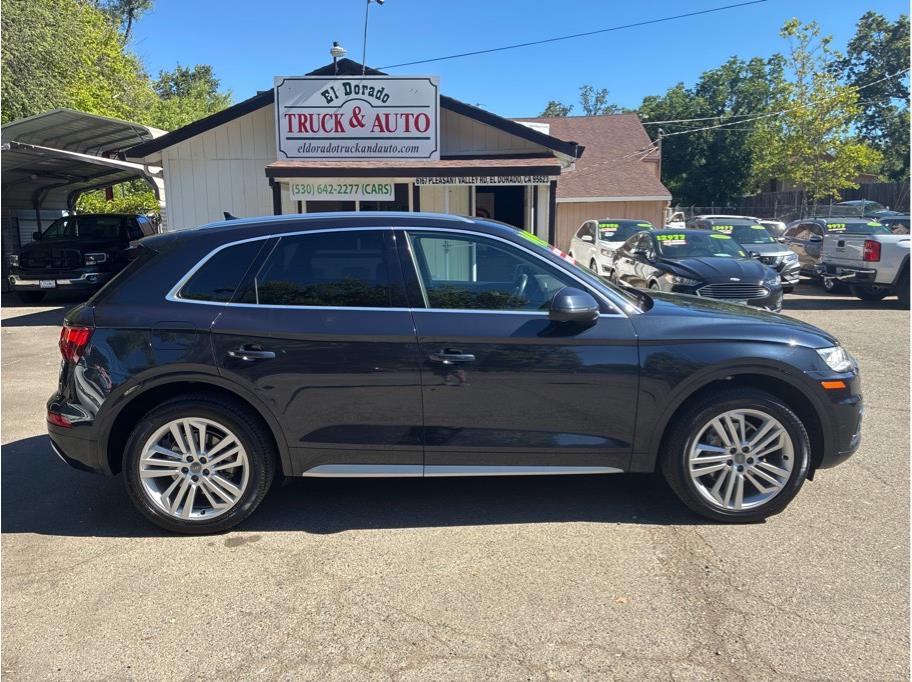 2019 Audi Q5 2.0T quattro S tronic Premium Plus's photo