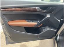 Vehicle Thumb #16