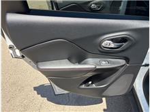 Vehicle Thumb #20