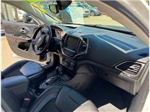 Vehicle Thumb #26