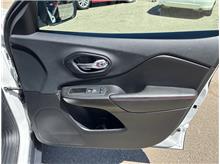 Vehicle Thumb #28