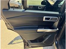 Vehicle Thumb #20