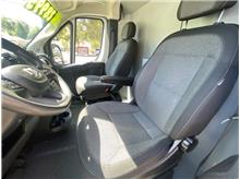 Vehicle Thumb #15