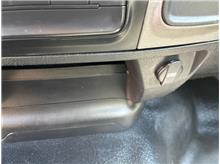 Vehicle Thumb #29