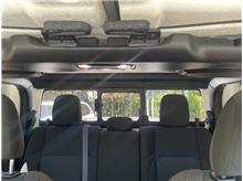 Vehicle Thumb #19