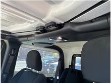 Vehicle Thumb #16