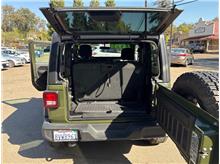 Vehicle Thumb #18