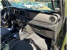 Vehicle Thumb #23