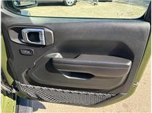Vehicle Thumb #24