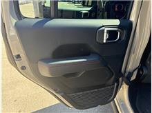 Vehicle Thumb #17