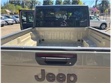 Vehicle Thumb #19