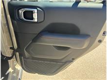 Vehicle Thumb #23